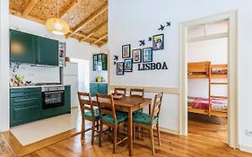 Moderno Apartamento Em Bairro Tipico Lisboeta