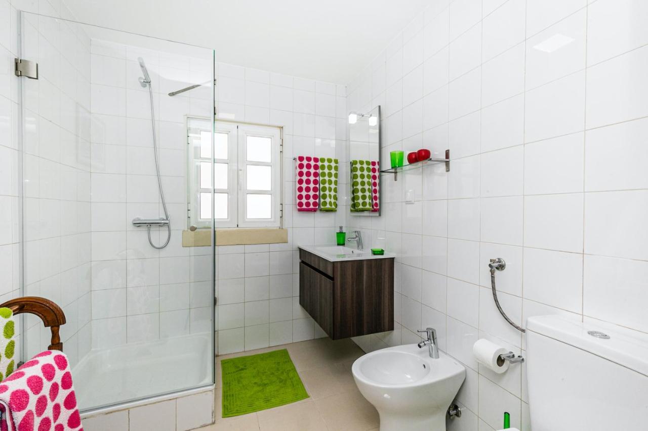Moderno Apartamento Em Bairro Tipico Lisboeta Lisbona Esterno foto
