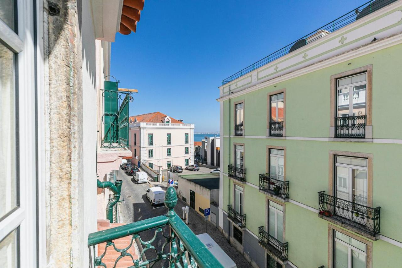 Moderno Apartamento Em Bairro Tipico Lisboeta Lisbona Esterno foto