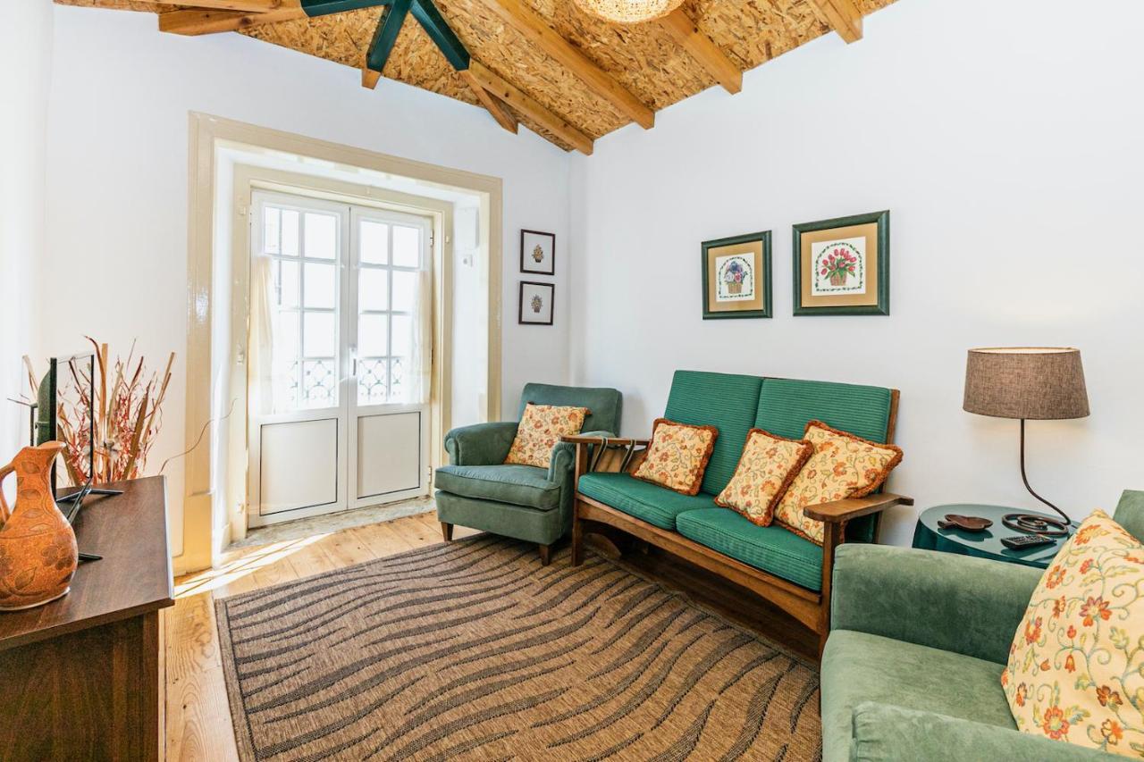 Moderno Apartamento Em Bairro Tipico Lisboeta Lisbona Esterno foto